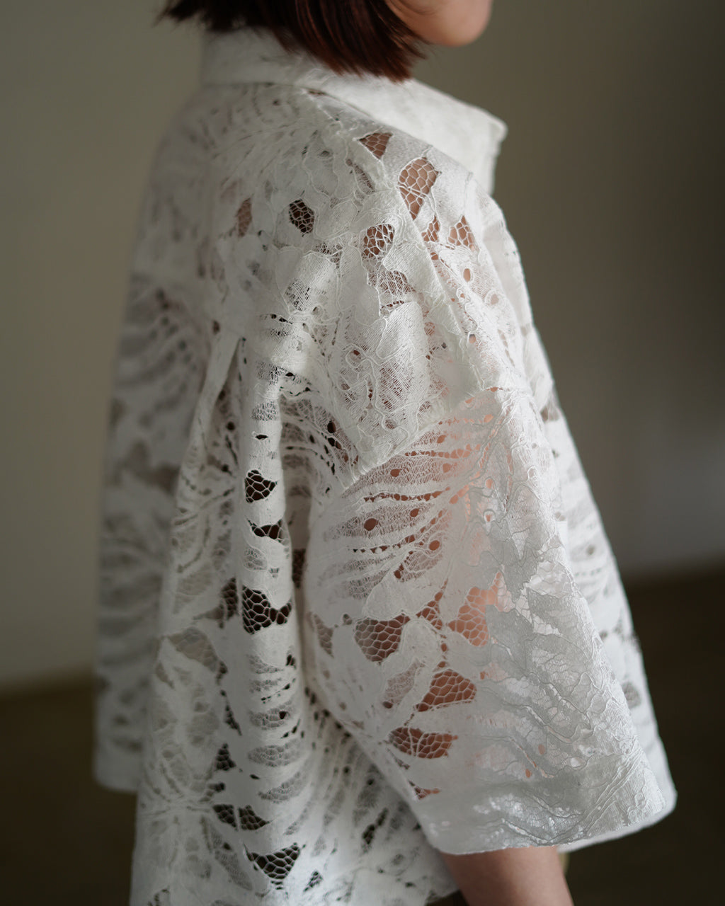 LEAF RASCHEL LACE CROPPED SHIRT 126113071