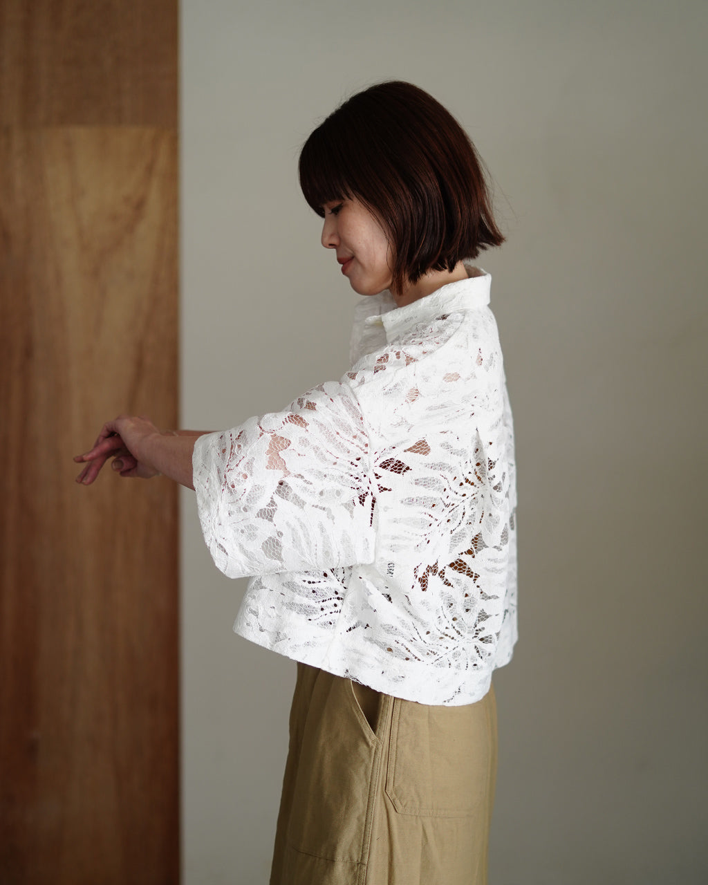 LEAF RASCHEL LACE CROPPED SHIRT 126113071