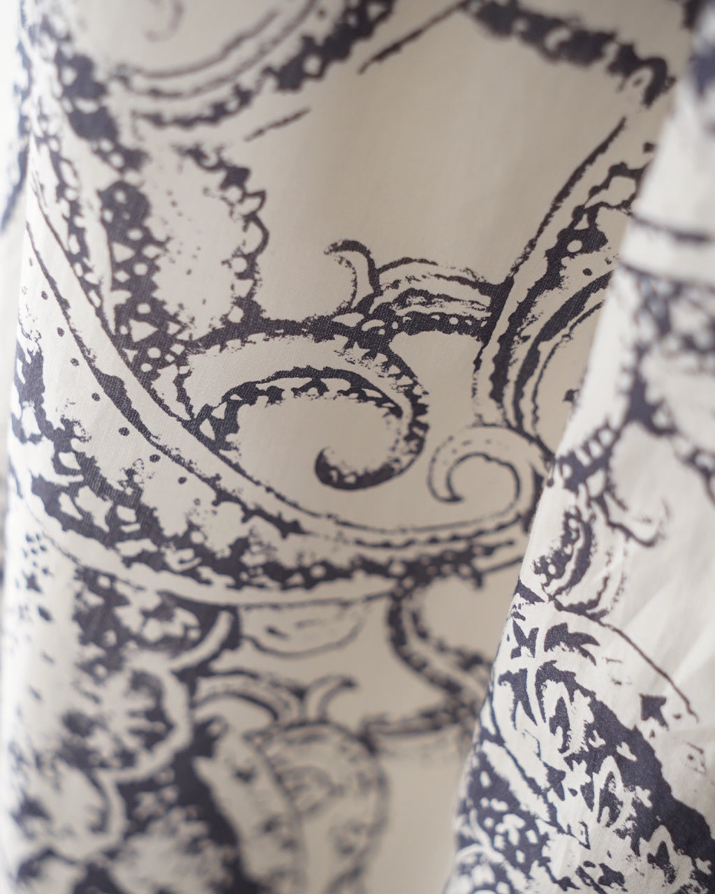 BLURRED PAISLEY PANTS 126119111