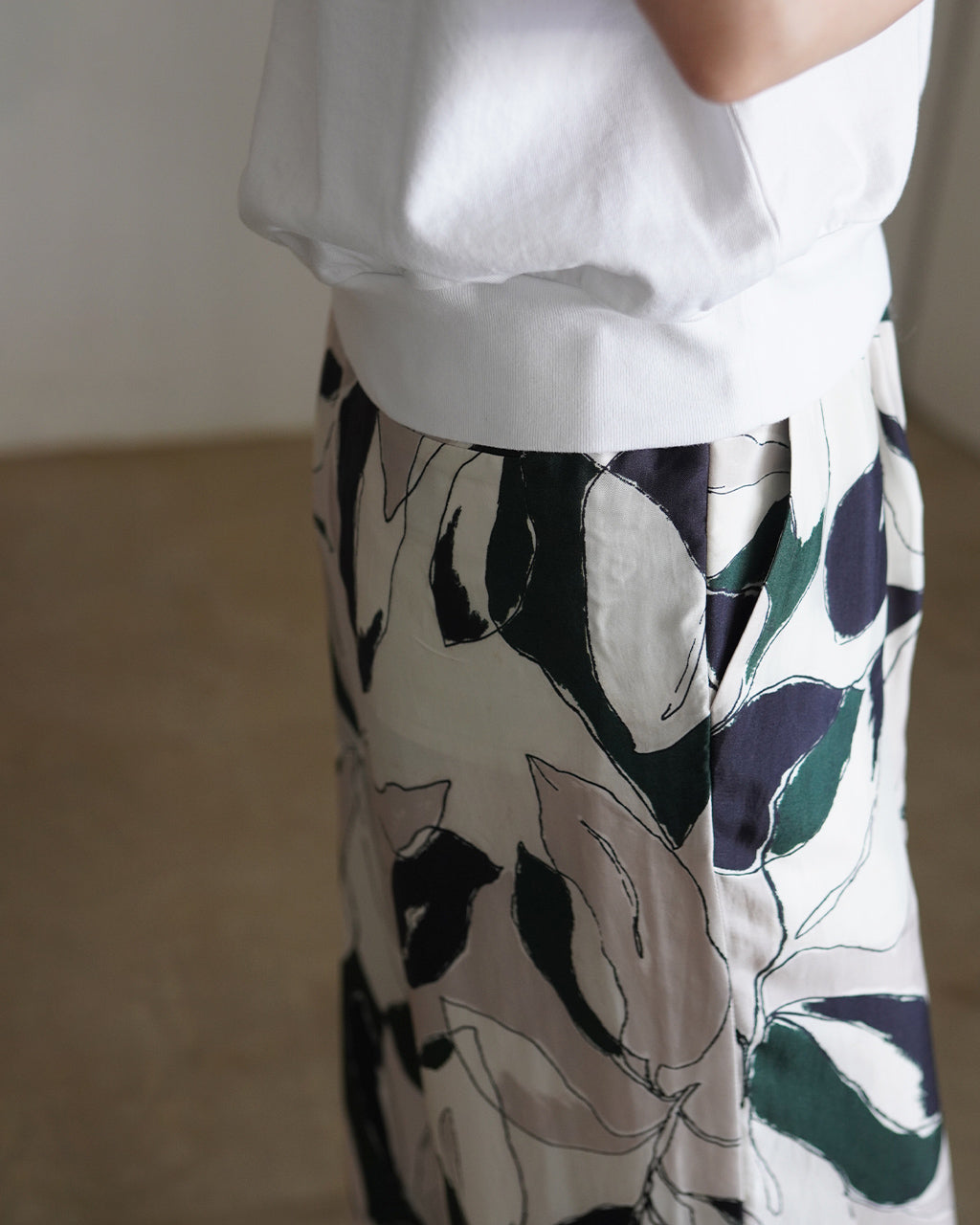 衣料品 Women's サクラ/SACRA モダン リーフ パンツ レディース MODERN