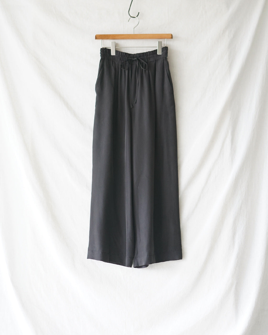 PREMIUM SILK SANDWASH PANTS 126207113