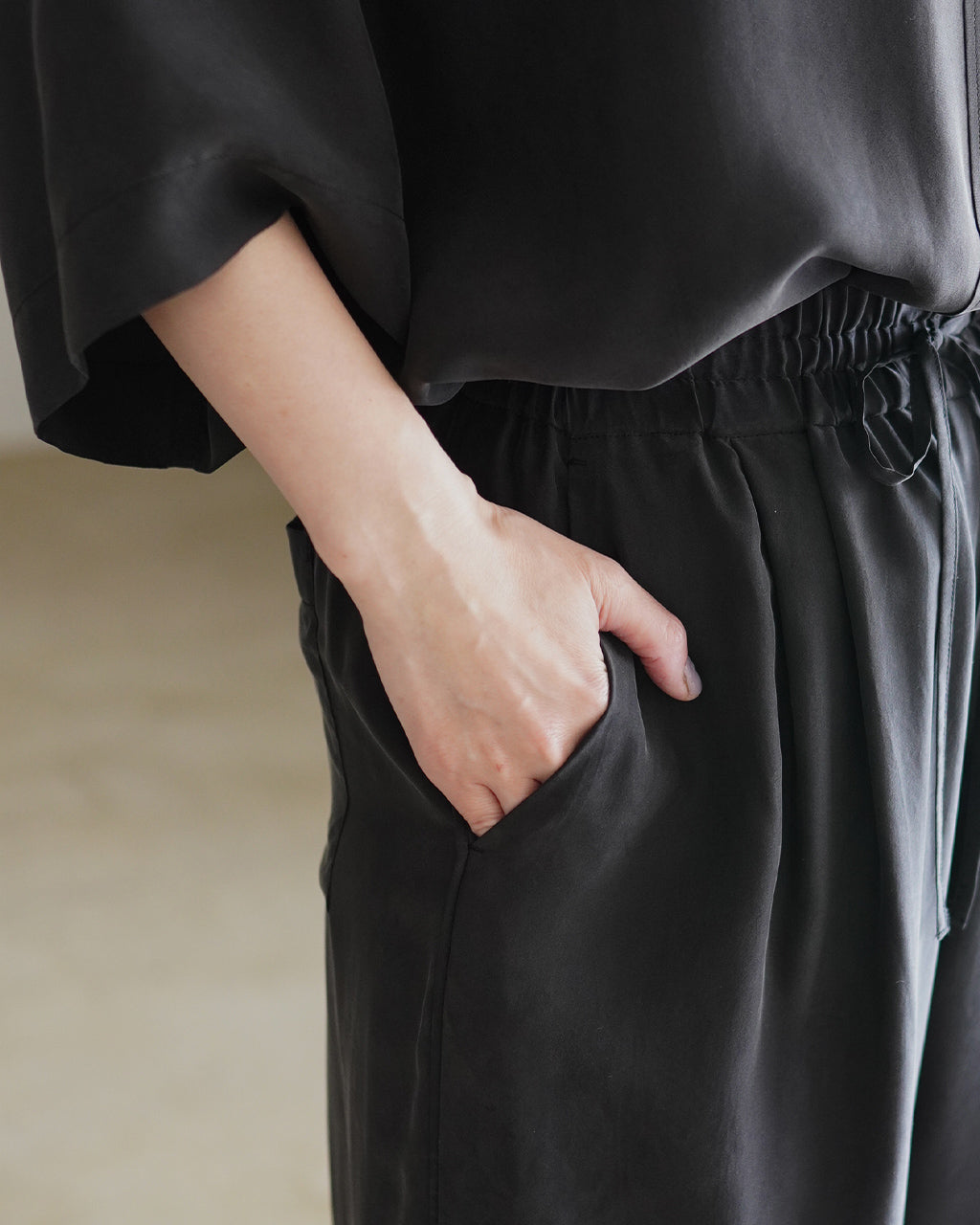 PREMIUM SILK SANDWASH PANTS 126207113