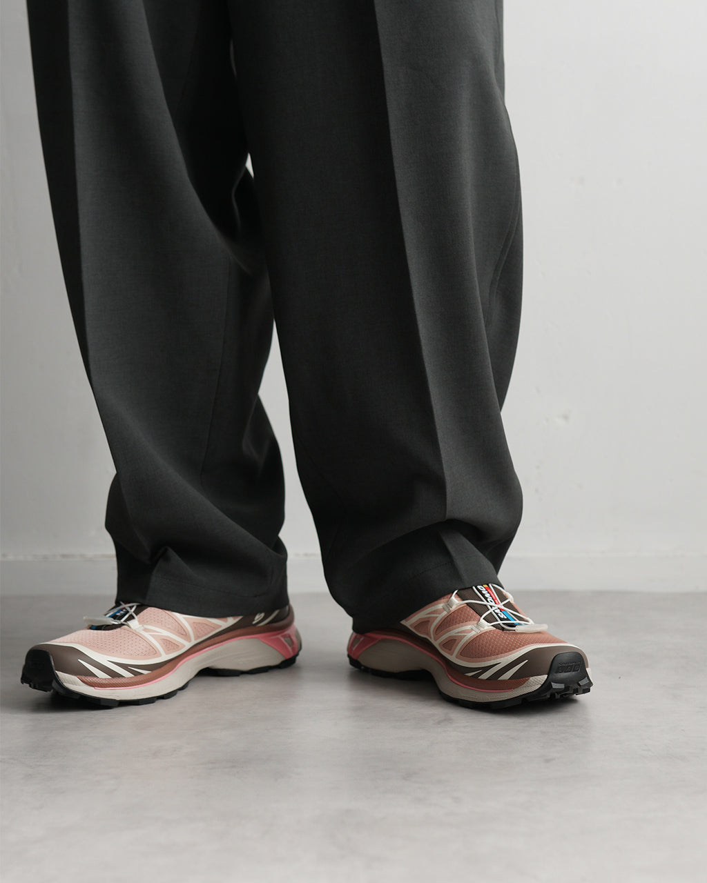 SALOMON 살로몬 XT-6 스포츠 스타일 슈즈 스니커 L47737300【무료우송】