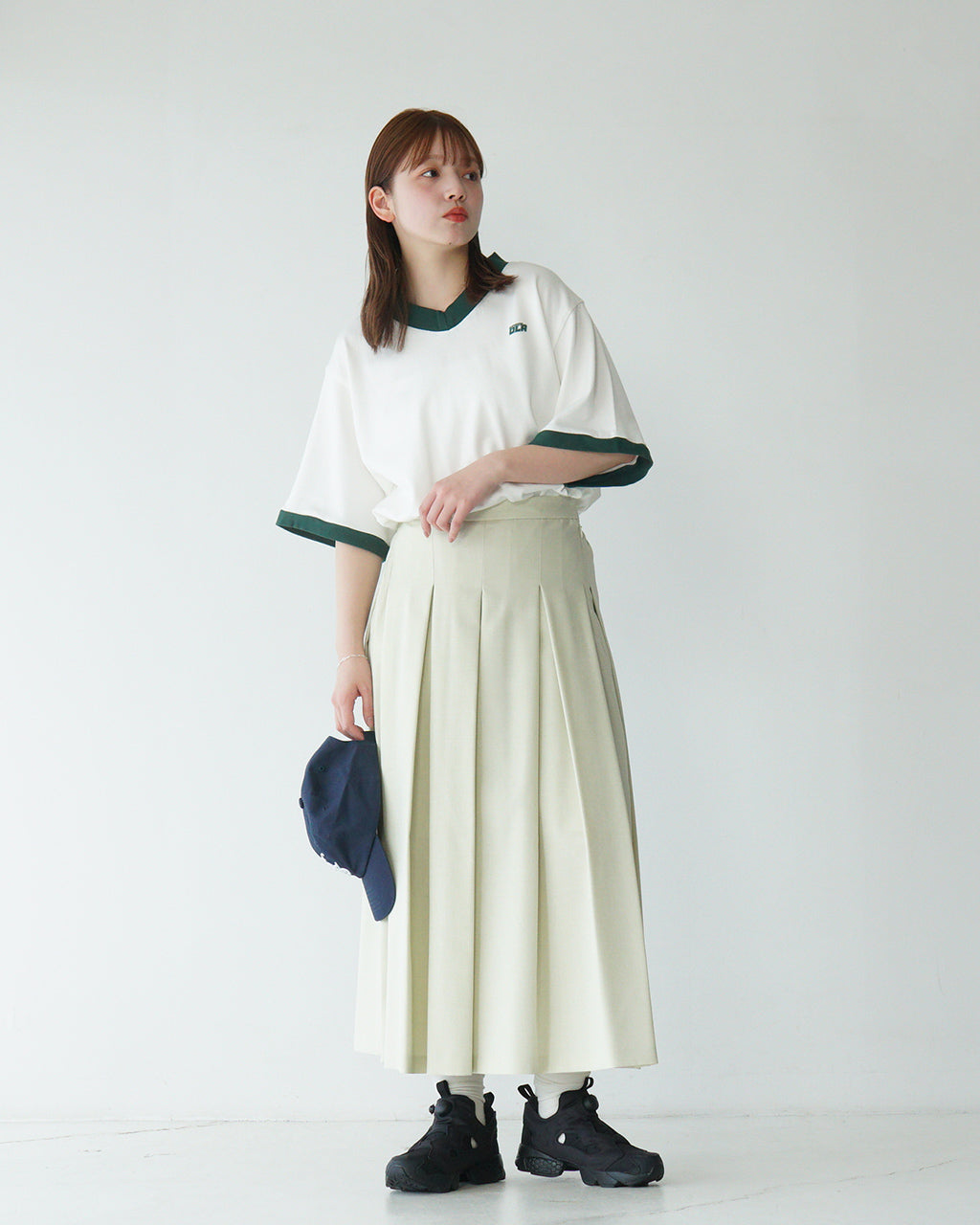 THE SHINZONE シンゾーン オブリガード 半袖Tシャツ ロゴ Vネック カットソー プレーティング天竺 フットボール風 バックプリント OBRIGADO TEE 25MMSCU02【送料無料】