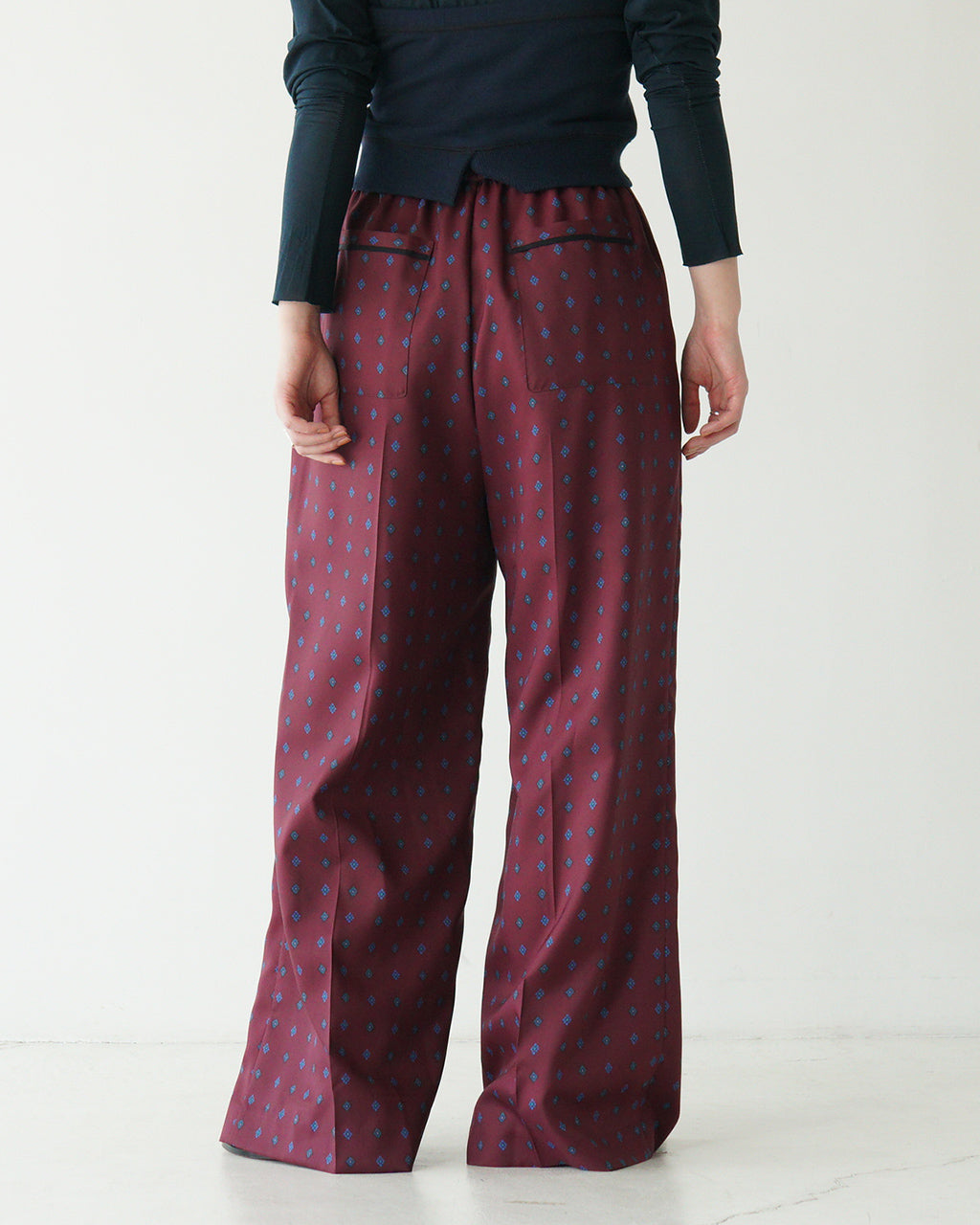 【SALE!30%OFF】ワンタックパンツ 小紋柄 プリント柄 CARPET PATTERNED PANTS ワイドパンツ 小紋柄 ウエストゴム センタープレス 裏地付き 25SMSPA07