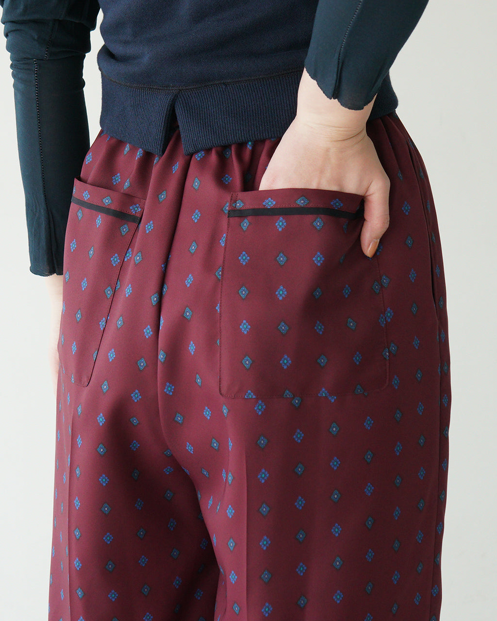 【SALE!30%OFF】ワンタックパンツ 小紋柄 プリント柄 CARPET PATTERNED PANTS ワイドパンツ 小紋柄 ウエストゴム センタープレス 裏地付き 25SMSPA07