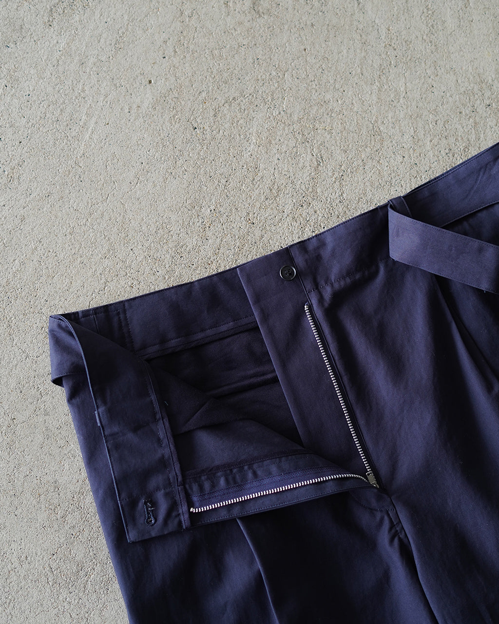 BELTED PANTS (COTTON) COM-26S-PA01