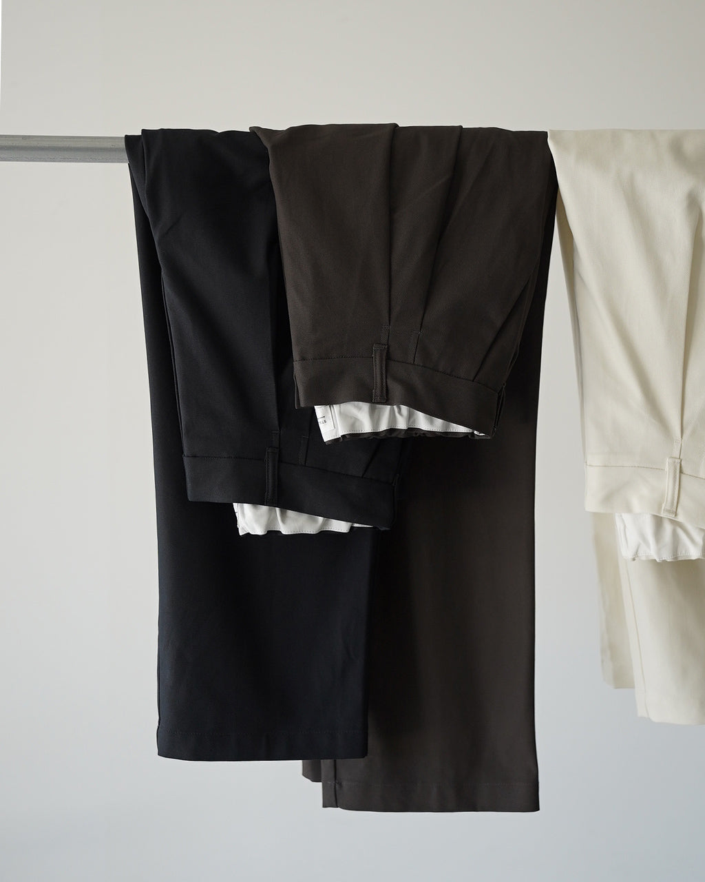 Deep tuck pressed pants PT05263