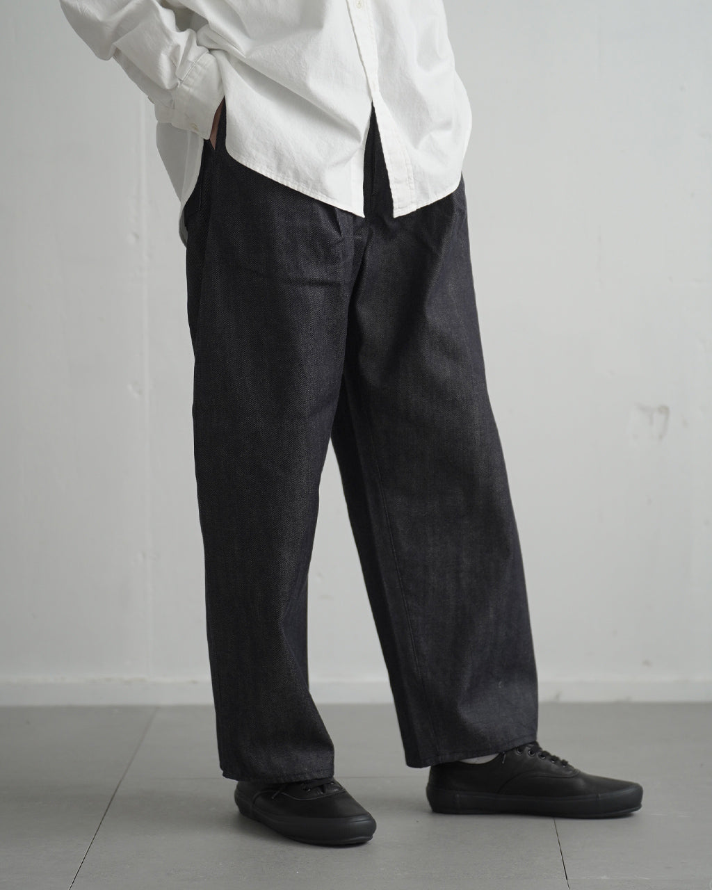 Deep tuck wide denim pants DN01253