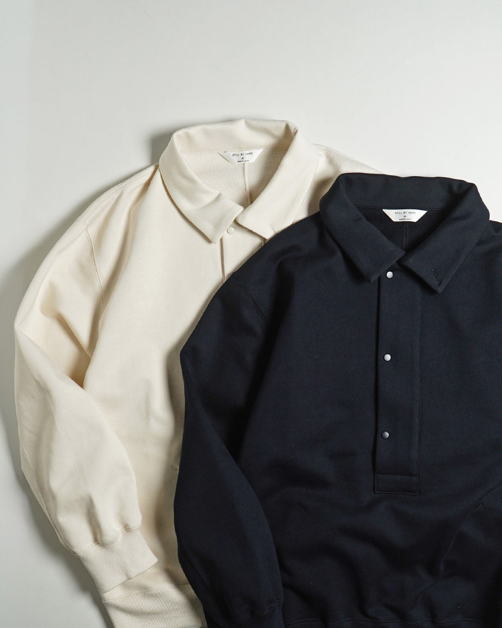 【アウトレット!30%OFF】STILL BY HAND スティルバイハンド 襟付き プルオーバー スウェット ボタン付き スタンドカラー カットソー CS01244【送料無料】