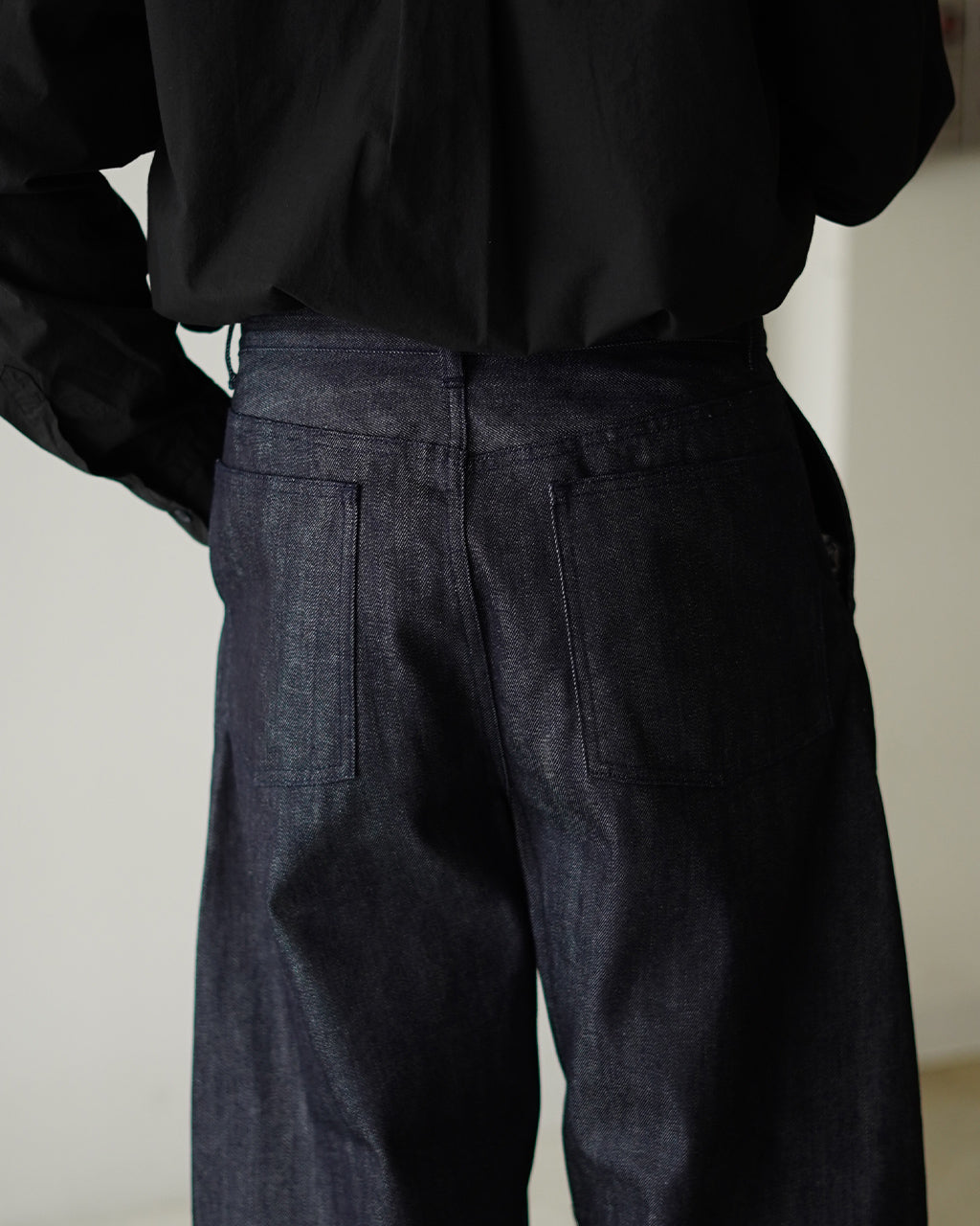STILL BY HAND Deep tuck wide denim pants DN01253