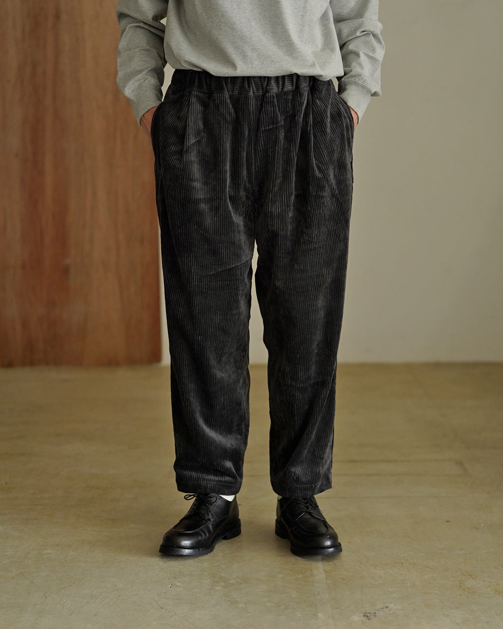 Corduroy easy pants PT03253