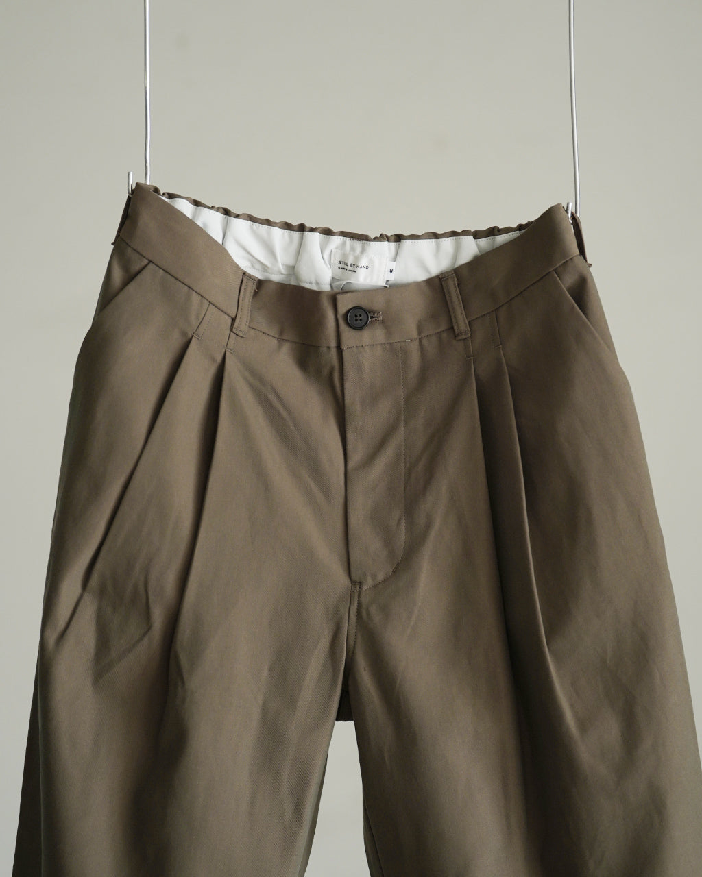 Deep tuck pressed pants PT06253