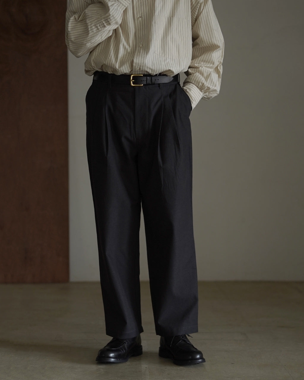 Deep tuck pressed pants PT06253