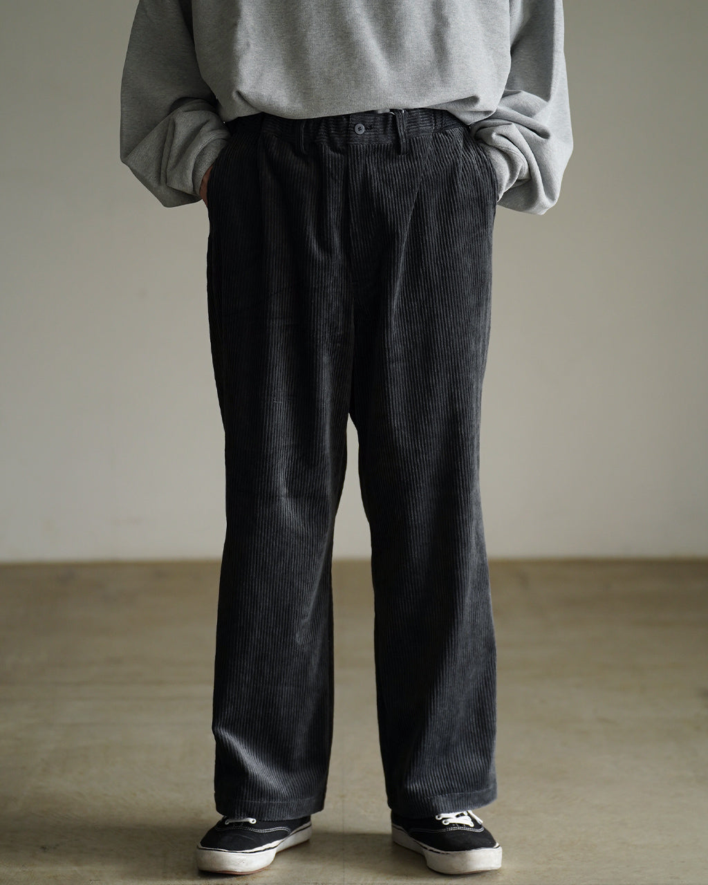 Corduroy straight pants PT03263