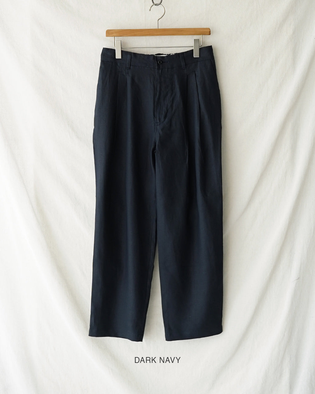Linen tuck tapered pants PT02262