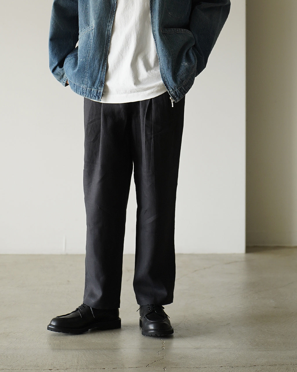 Linen tuck tapered pants PT02262
