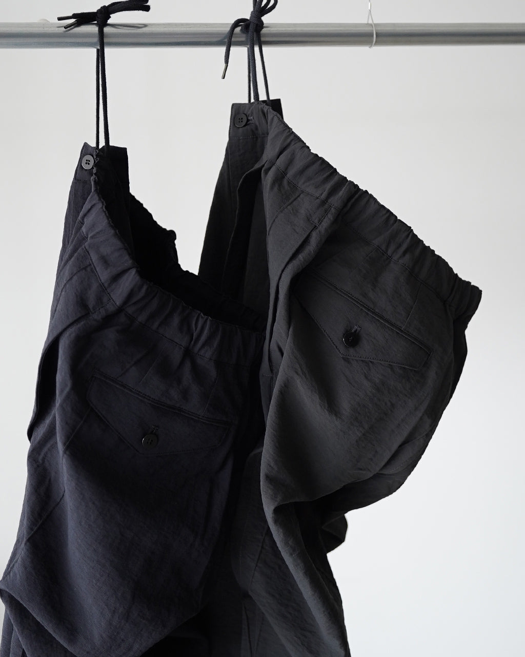 STILL BY HAND スティルバイハンド Pin tuck easy pants イージーパンツ テーパードシルエット|Crouka(クローカ)