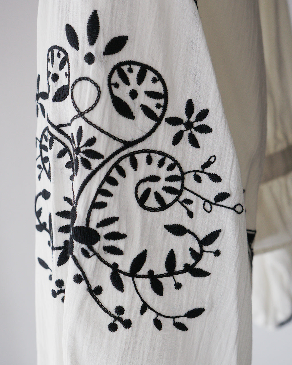 EMBROIDERED BLOUSE 26SMSBL09