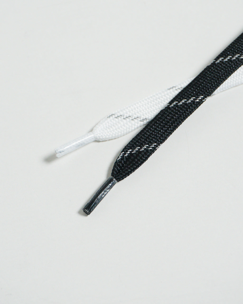 ディス イズ… リフレクティブ フラット シュー レース Reflective Flat Shoe Laces 靴紐 2本入り 42271011