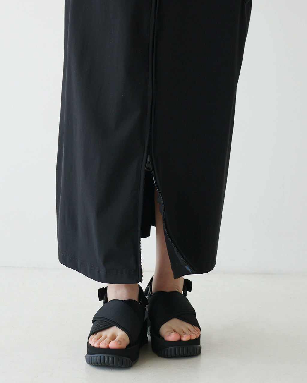THOUSAND MILE サウザンドマイル サロペットワンピース FRONT ZIP SALOPETTE OP フロントジップ Iライン レイヤード 撥水 ストレッチ ドライタッチ UVカット 紫外線対策 TM251NP00062 【送料無料】
