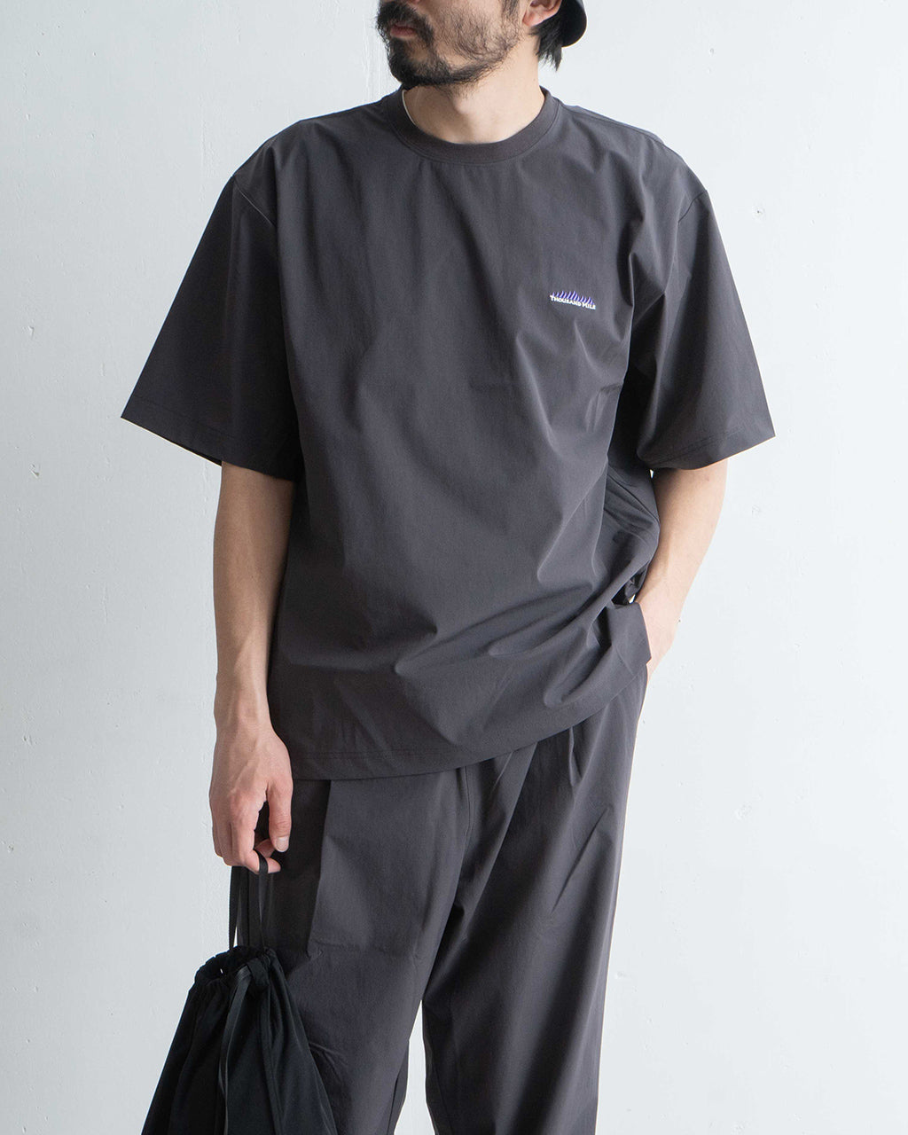 \早得24時間限定ポイント10倍/THOUSAND MILE サウザンドマイル 【3点セット】ショートスリーブTシャツ ロングパンツ セット SHORT SLEEVE T-SHIRT & LONG PANTS SET 半袖 バッグ ストレッチ UVカット TM251NP00011 【送料無料】