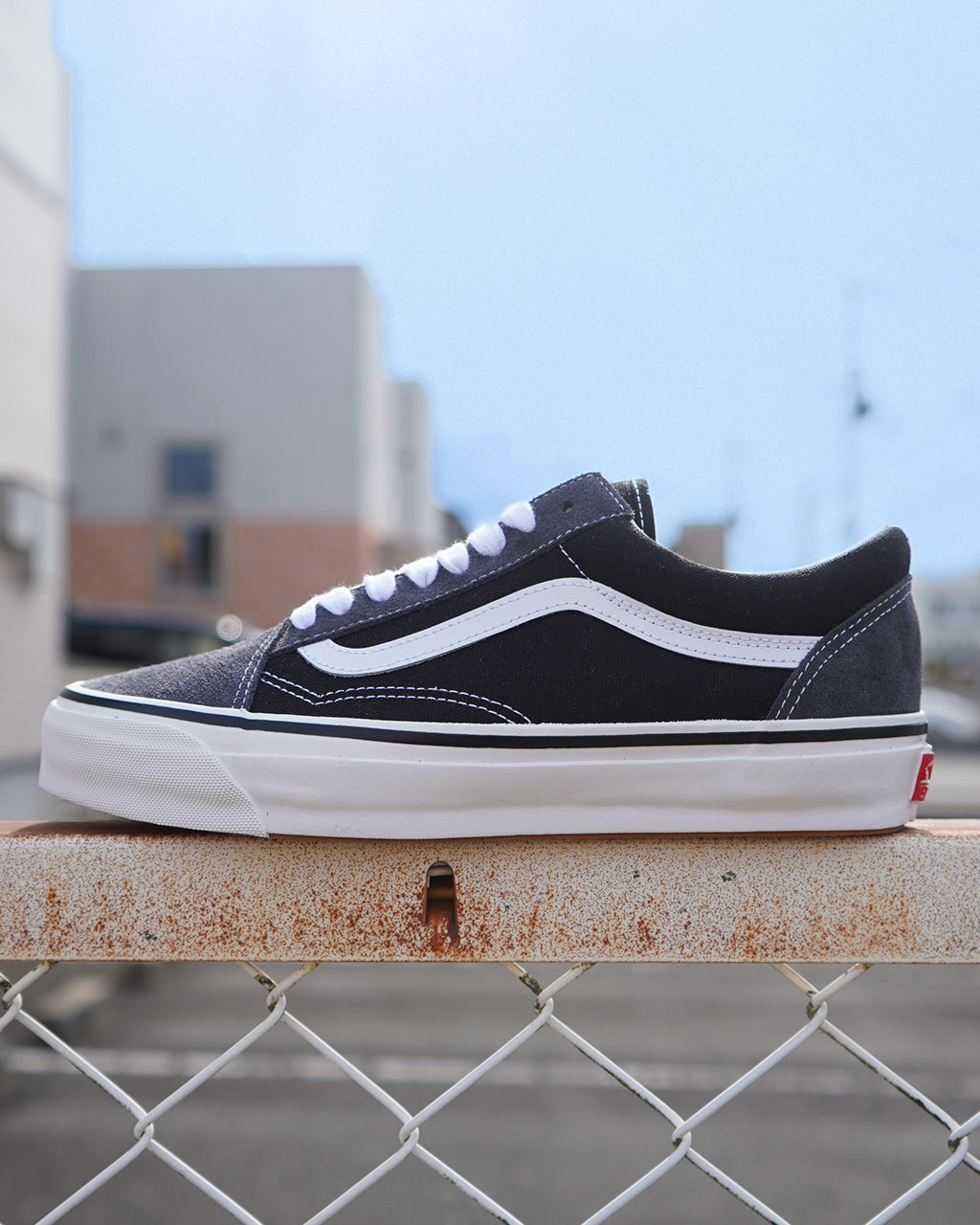 VANS 반즈 PREMIUM 올드 스쿨 스니커 Lx Old Skool 로우 컷 레이스 업 스케이트 보드 슈즈 구두 캔버스×스웨이드 VN000D56239【무료우송】
