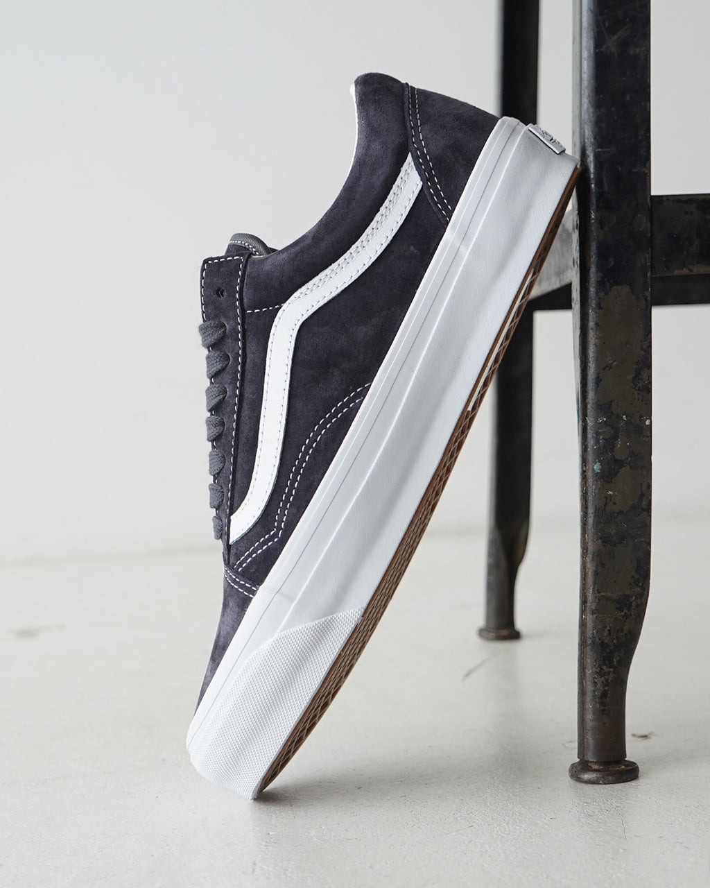 【SALE!20%OFF】PREMIUM オールドスクール ピッグスエード スニーカー Lx Old Skool ローカット レースアップ スケートボード シューズ 靴 VN000D56BYD