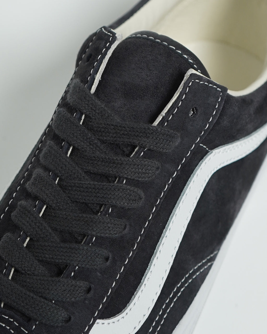 【SALE!20%OFF】PREMIUM オールドスクール ピッグスエード スニーカー Lx Old Skool ローカット レースアップ スケートボード シューズ 靴 VN000D56BYD