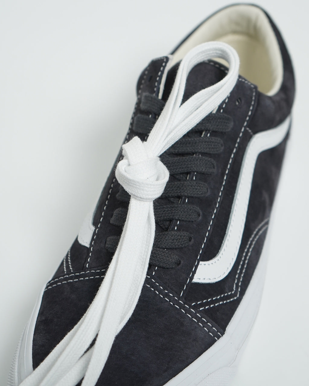 【SALE!20%OFF】PREMIUM オールドスクール ピッグスエード スニーカー Lx Old Skool ローカット レースアップ スケートボード シューズ 靴 VN000D56BYD