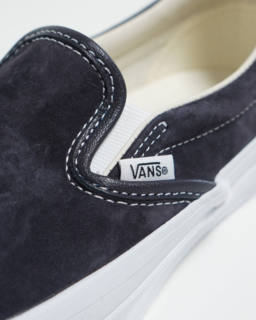 VANS 밴즈 PREMIUM 클래식 슬리폰 98 피그 스웨이드 스니커 Lx Classic Slip-On 98 로우 컷 스케이트 보드 슈즈 신발 VN000D5AEPW【무료우송】
