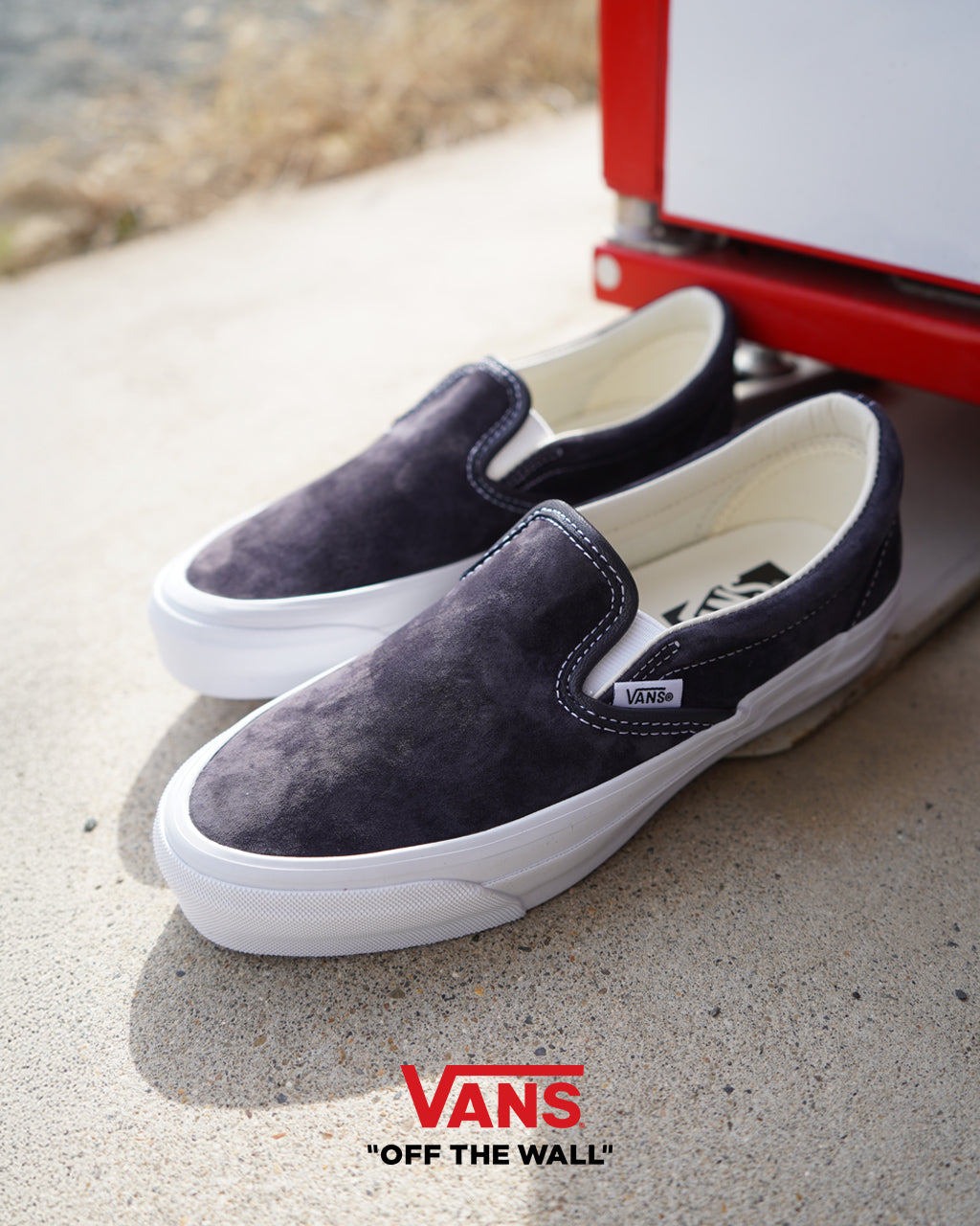 VANS 밴즈 PREMIUM 클래식 슬리폰 98 피그 스웨이드 스니커 Lx Classic Slip-On 98 로우 컷 스케이트 보드 슈즈 신발 VN000D5AEPW【무료우송】