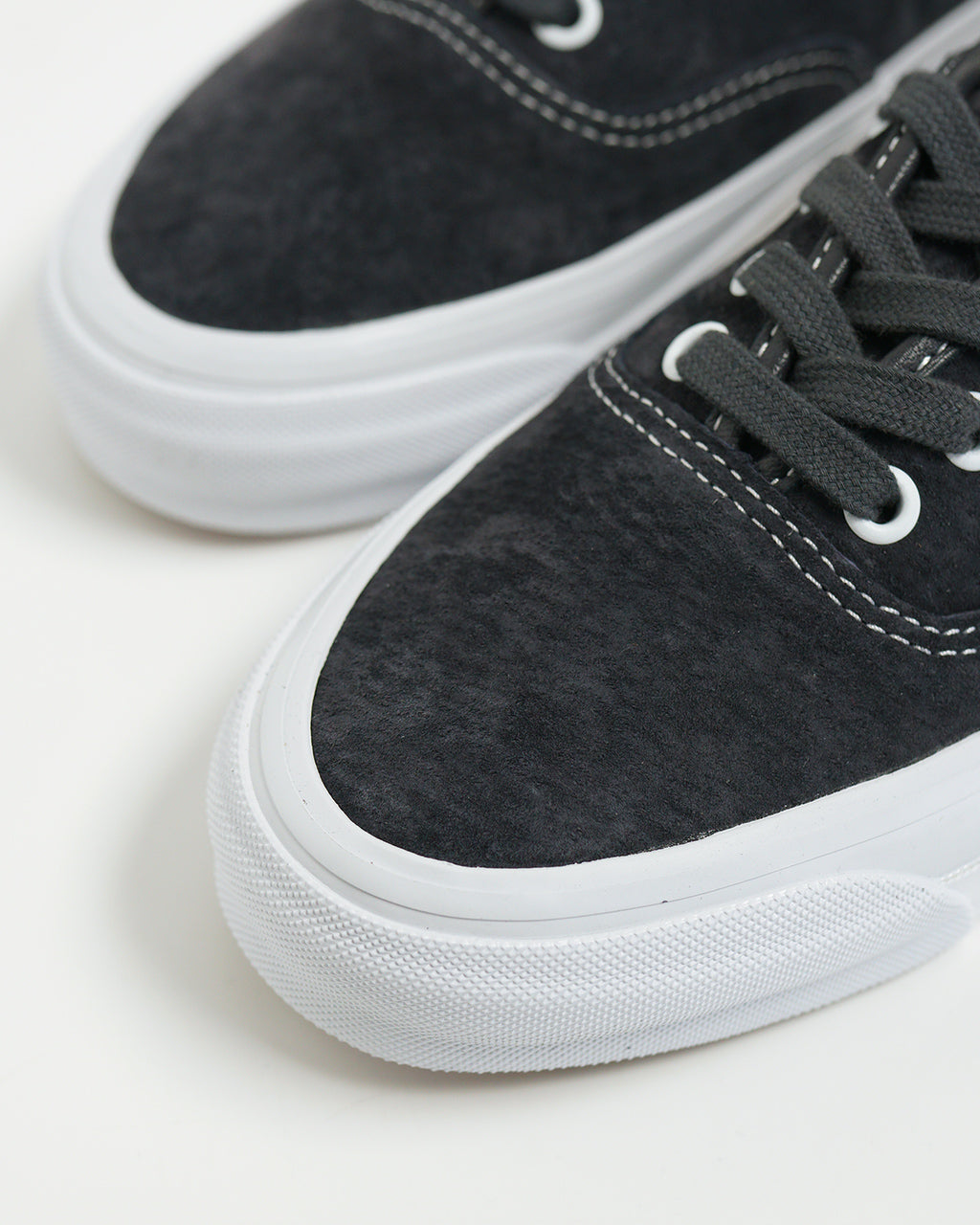 VANS 밴즈 PREMIUM 오센틱 44 피그 스웨이드 스니커 Lx Authentic 44 로우 컷 레이스 업 스케이트보드 슈즈 신발 VN000D5KBYD【무료우송】