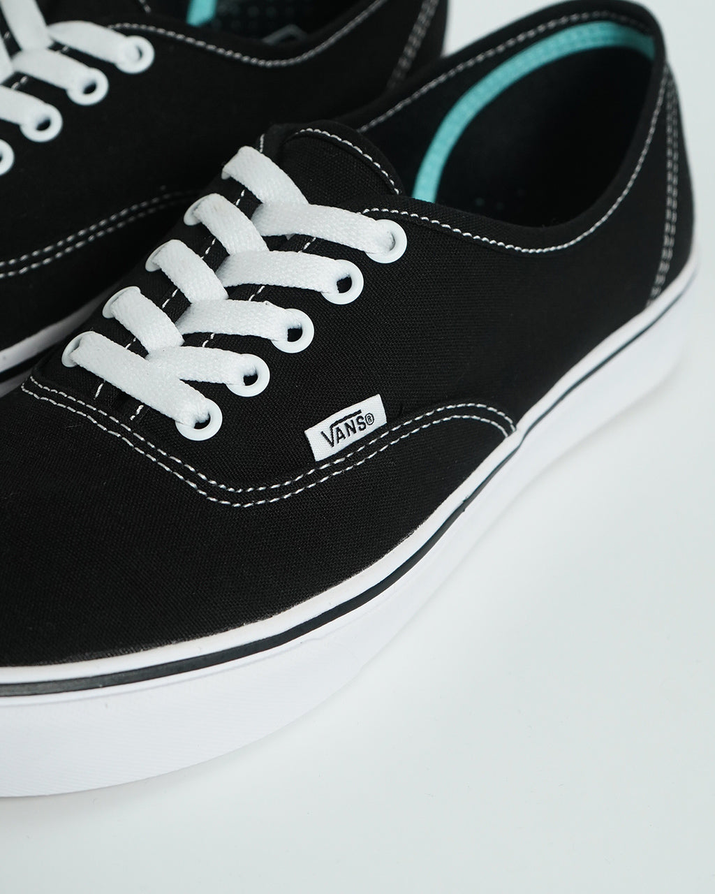 コンフィクッシュ オーセンティック UA スニーカー キャンバス ローカット シューズ 靴 UA COMFYCUSH AUTHENTIC VN0A3WM7VNE