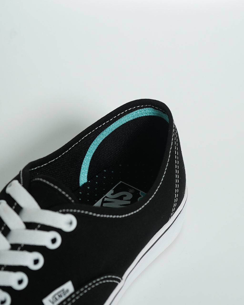 コンフィクッシュ オーセンティック UA スニーカー キャンバス ローカット シューズ 靴 UA COMFYCUSH AUTHENTIC VN0A3WM7VNE