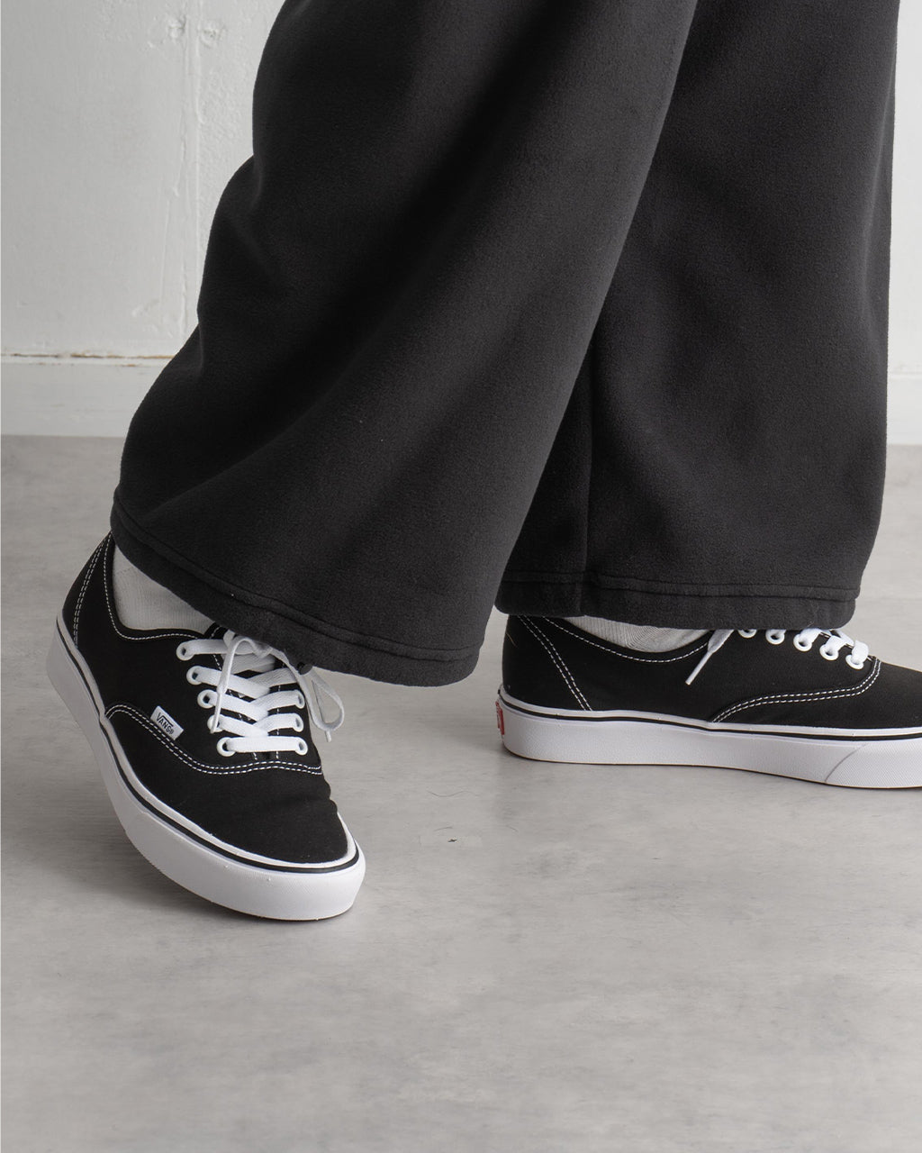 コンフィクッシュ オーセンティック UA スニーカー キャンバス ローカット シューズ 靴 UA COMFYCUSH AUTHENTIC VN0A3WM7VNE