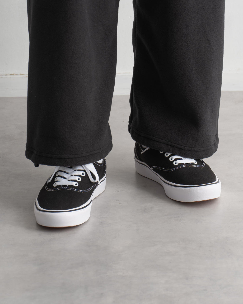 コンフィクッシュ オーセンティック UA スニーカー キャンバス ローカット シューズ 靴 UA COMFYCUSH AUTHENTIC VN0A3WM7VNE