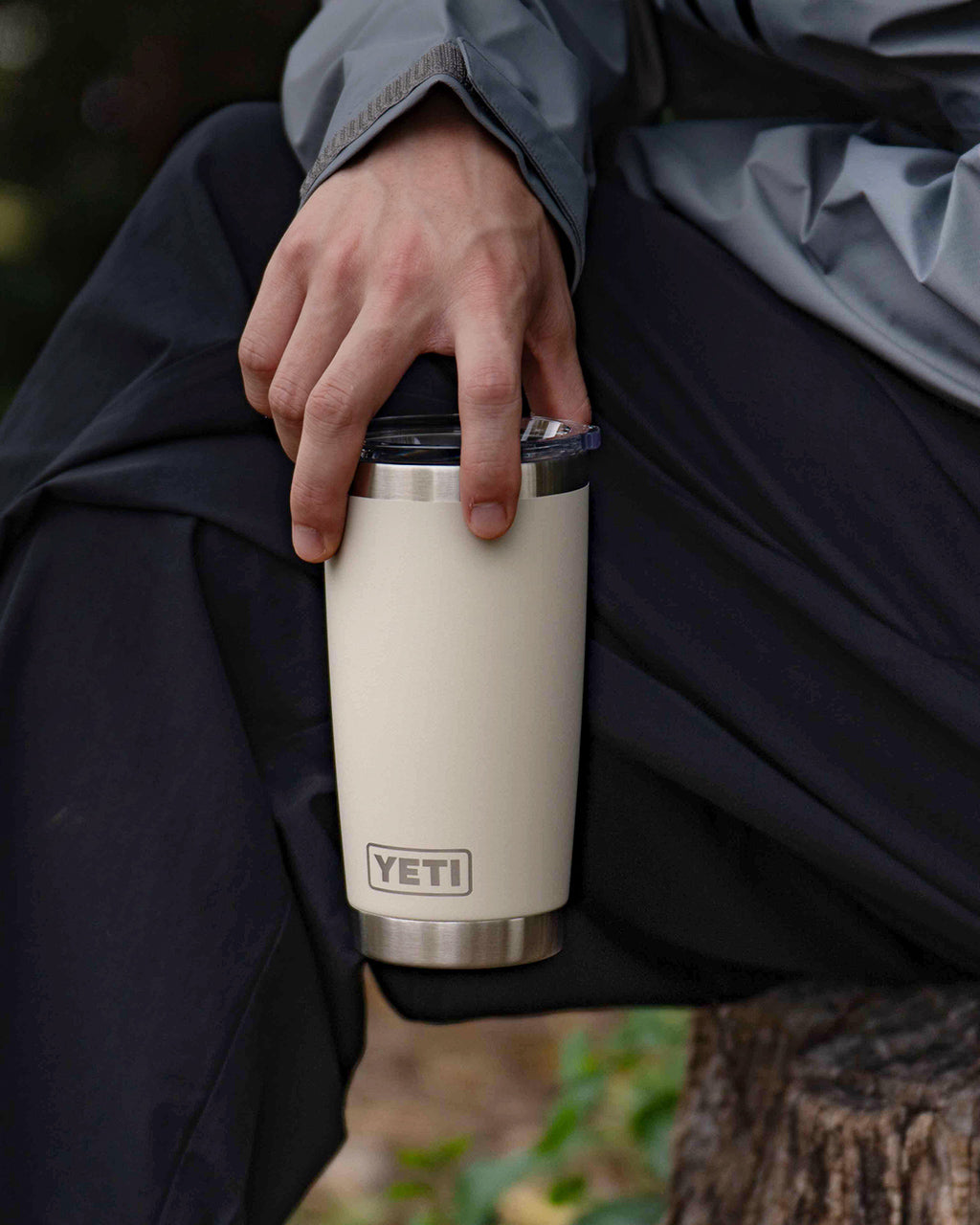 YETI RAMBLER TUMBLER 20oz / 591ml SEASONAL COLOR