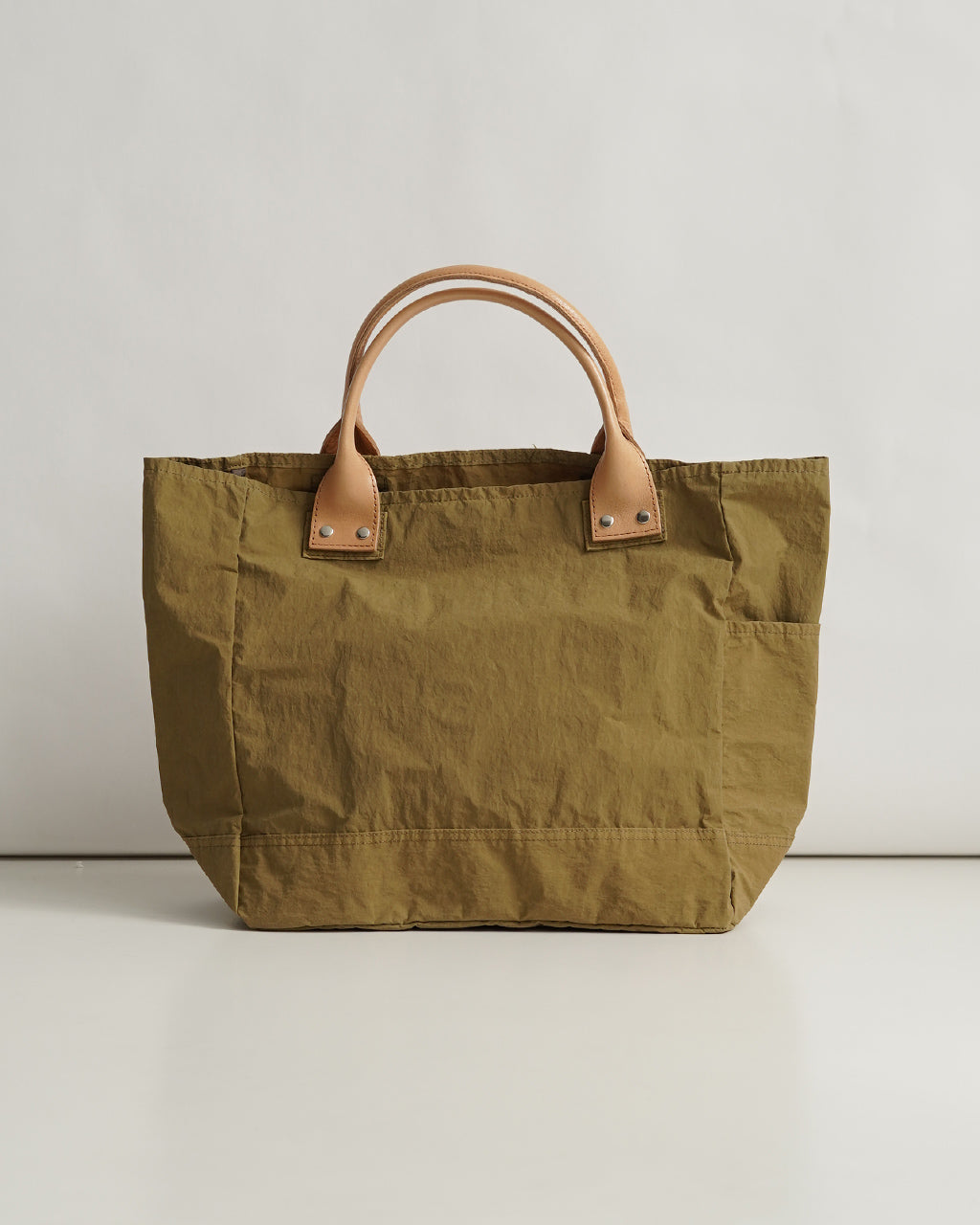 THE WEIGHTLESS TOTE 202TWT / Msize