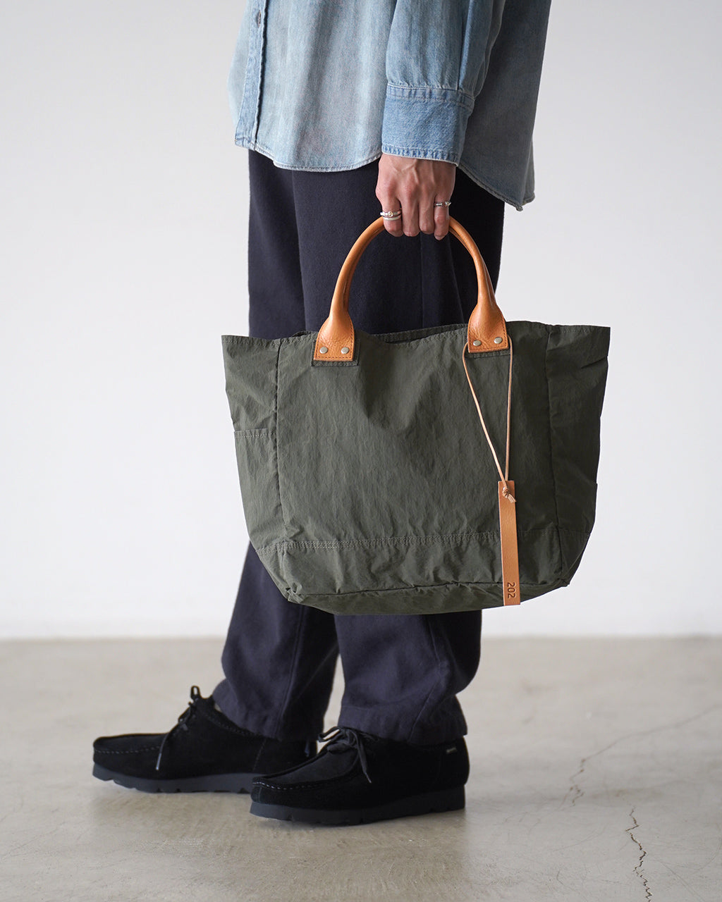 THE WEIGHTLESS TOTE 202TWT / Msize