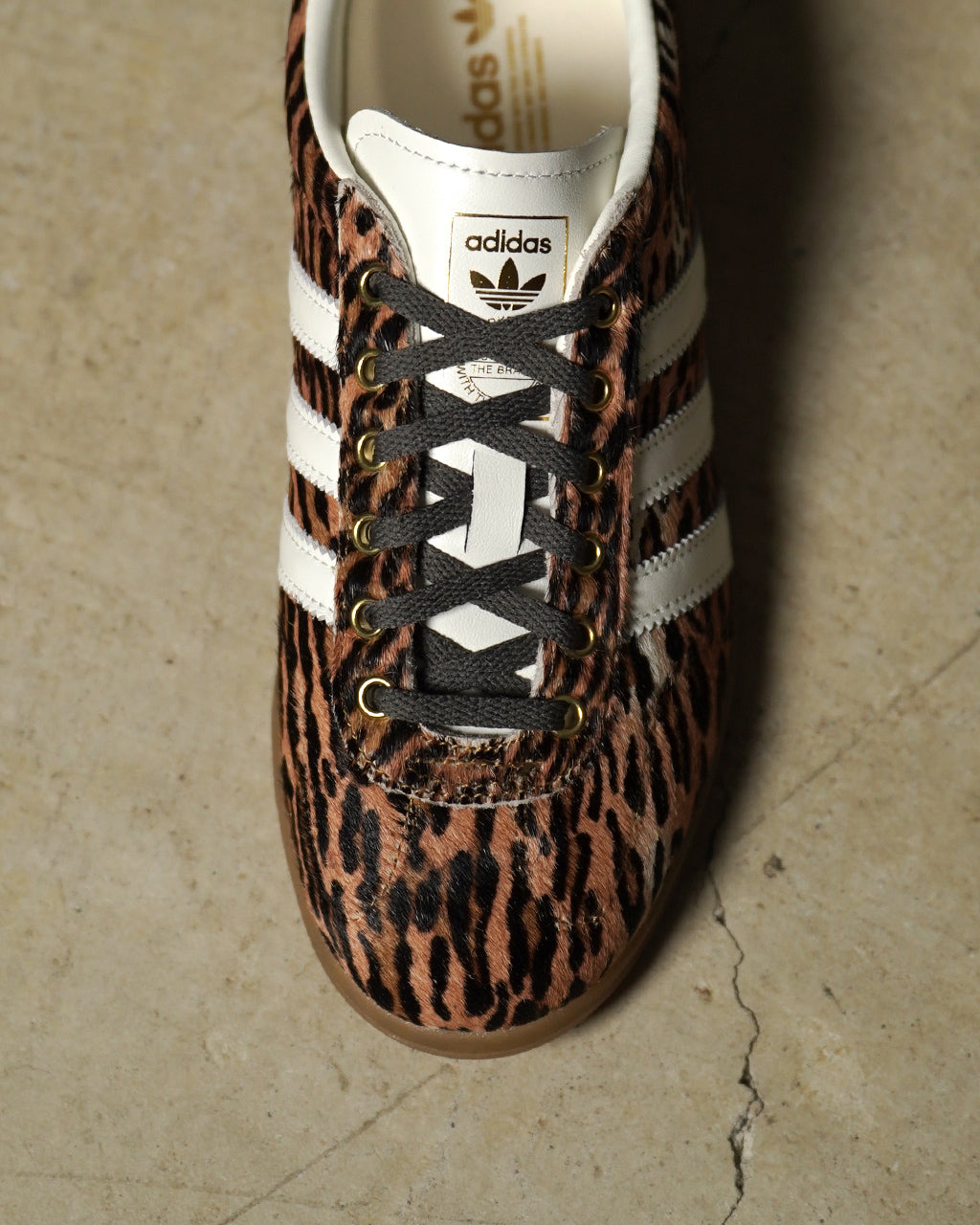 石焼 ヒョウ アディダス オリジナルス adidas originals ガゼル ロープロ