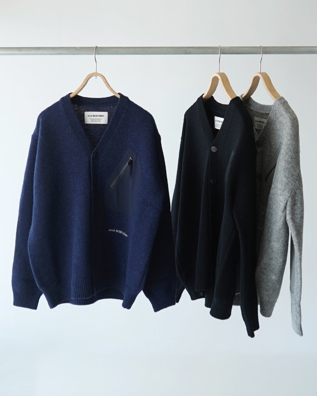 【SALE！40%OFF】and wander アンドワンダー カーディガン shetland wool cardigan シェトランド ウール カーディガン 5744284160【送料無料】