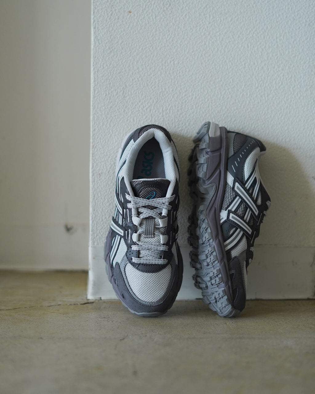 ASICS アシックス ゲル・ソノマ TR62 (コンクリート/オブシディアン