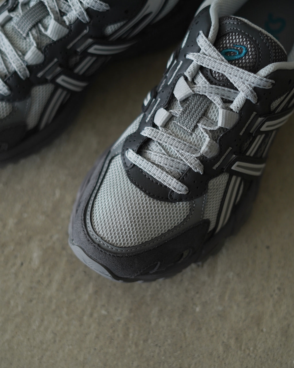ASICS アシックス ゲル・ソノマ TR62 (コンクリート/オブシディアン