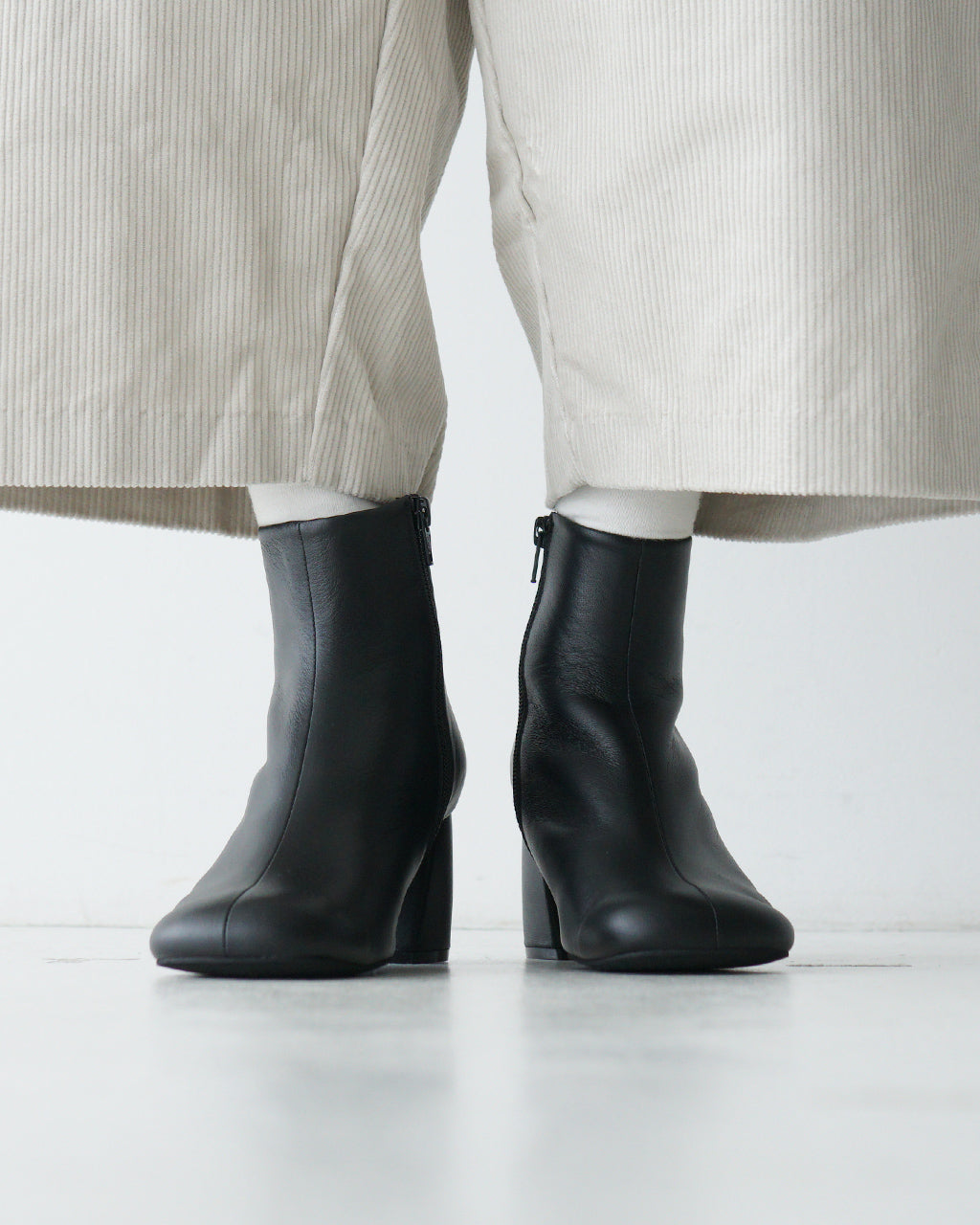 ATELIER BRUGGE アトリエブルージュ オブリーク ショートブーツ OBLIQUE SHORT BOOTS レザー オブリークトゥ スクエアトゥ チャンキーヒール サイドジップ 24PS-34 【送料無料】