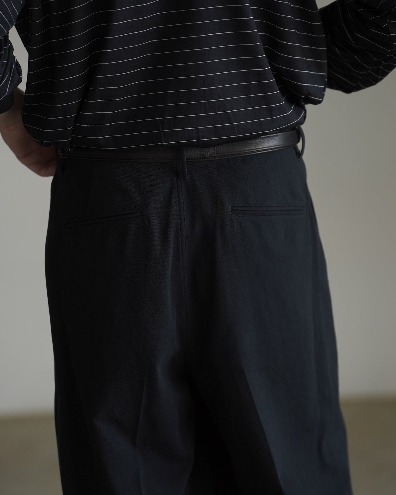 blurhms Denim-Leather Belted Trousers ブラームス デニム レザー