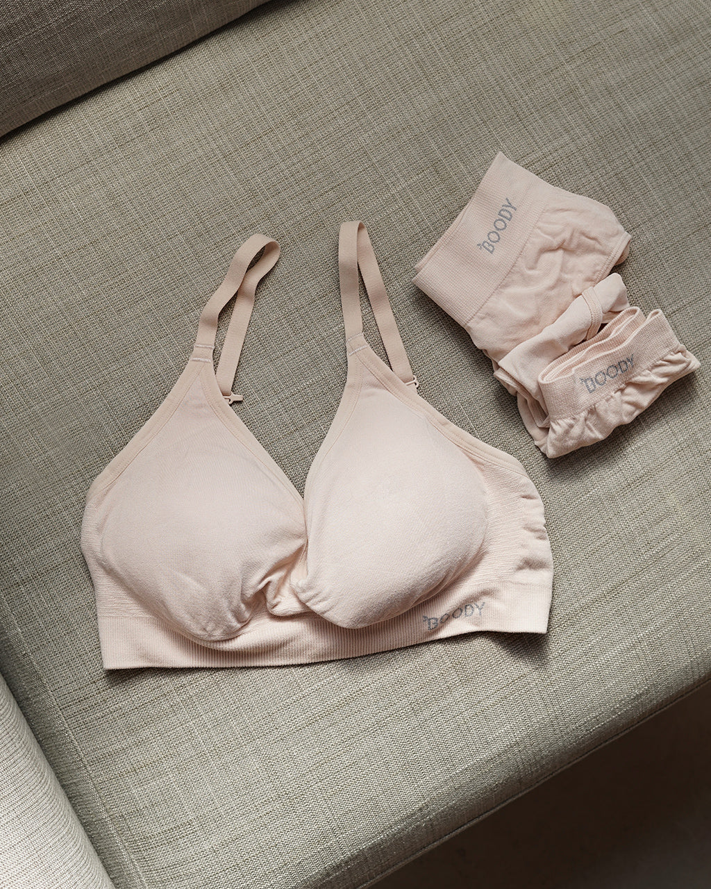 Wireless T-shirts Bra×Full Briefs / Wireless T-shirts Bra×Classic Bikini（選べる2点セット）