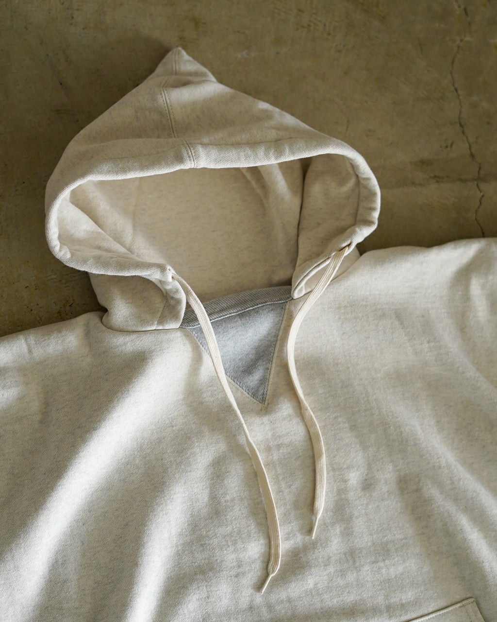 DOUBLE THICKNESS PULLOVER AFTER HOODED C3-C108