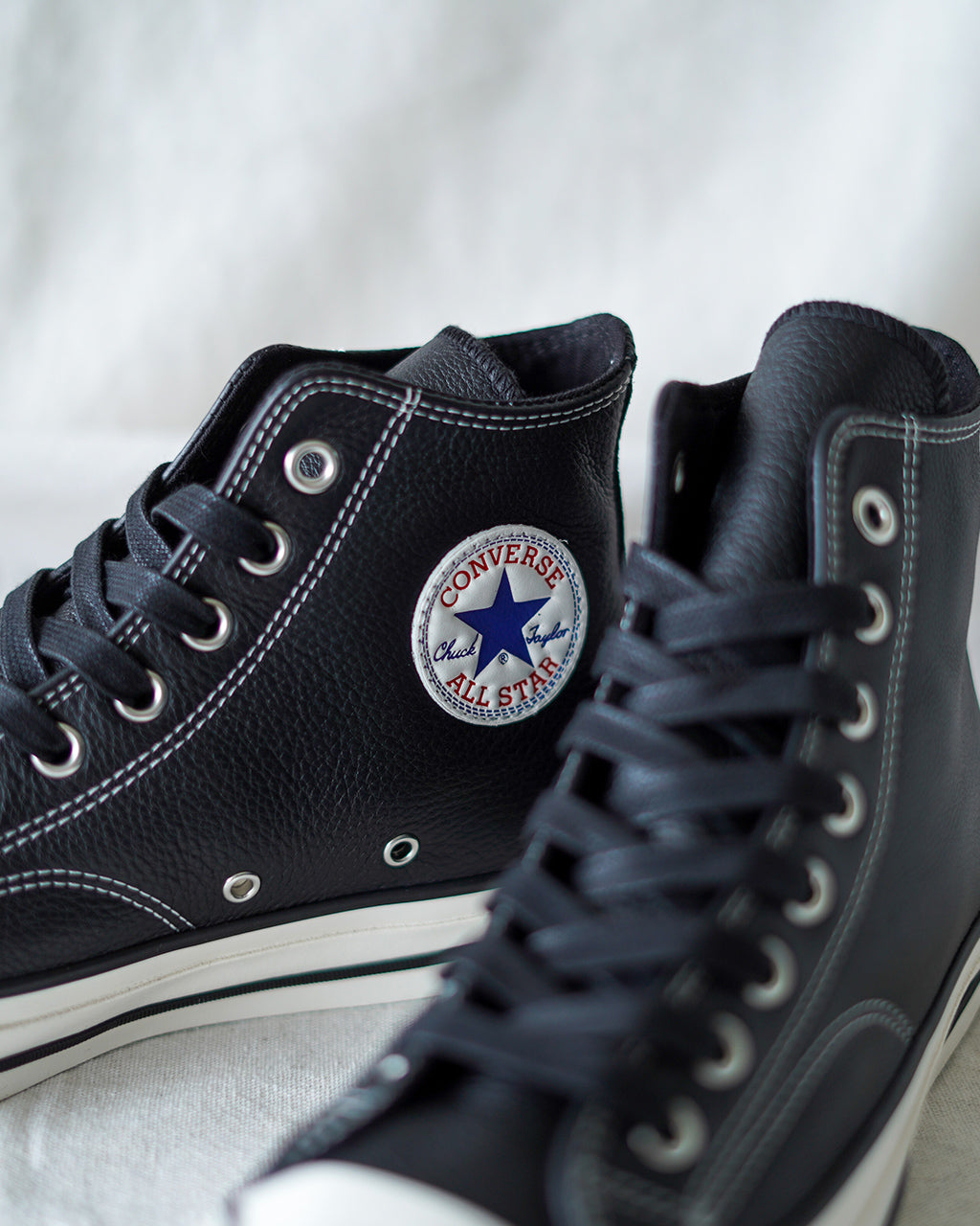 CHUCK TAYLOR LEATHER HI 33900010 / 2025 HOLIDAY COLLECTION