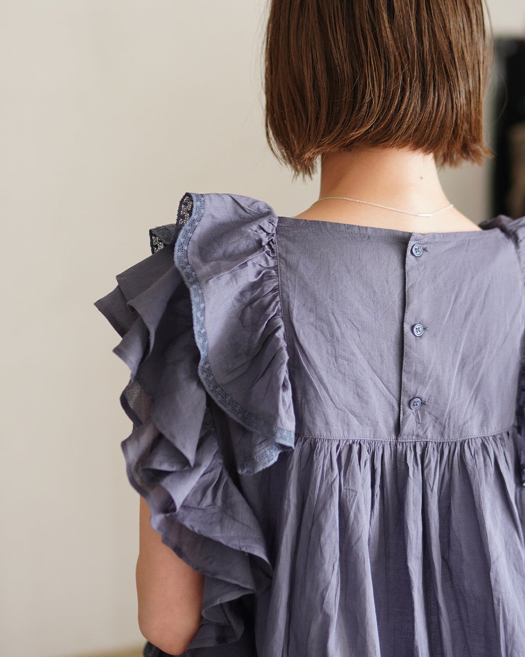 crinkle crinkle crinkle クリンクル クリンクル クリンクル frill lace nosleeve blouse フリルレース ノースリーブブラウス | Crouka(クローカ)